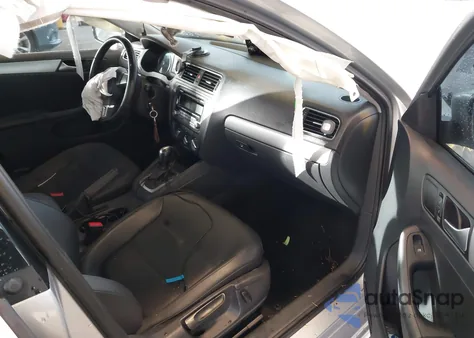 2014 Volkswagen Jetta 1.8T Se z USA, uszkodzony, nr VIN 3VWD17AJXEM294670